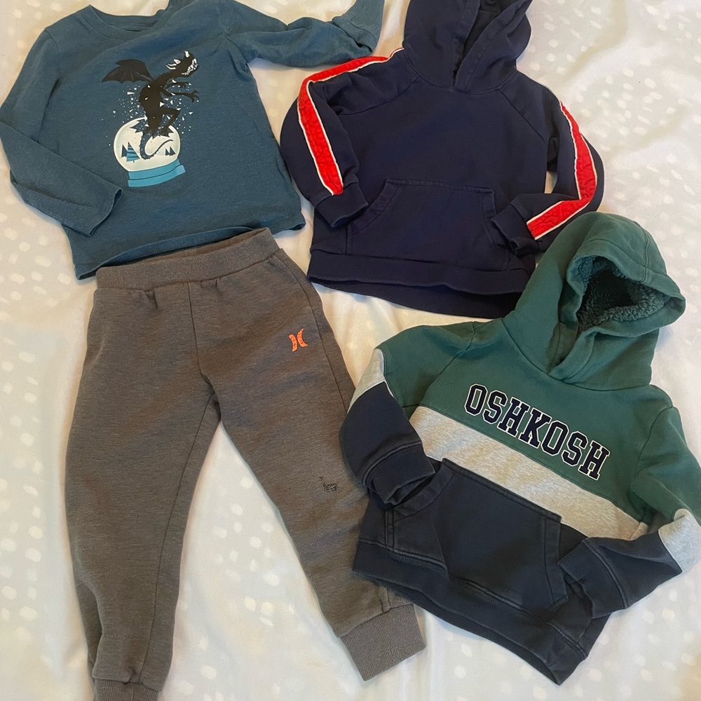 Kids’ Set with 2 Hoodies, Shirt, & Sweatpants - Brands in Description Size‎ 5/5t